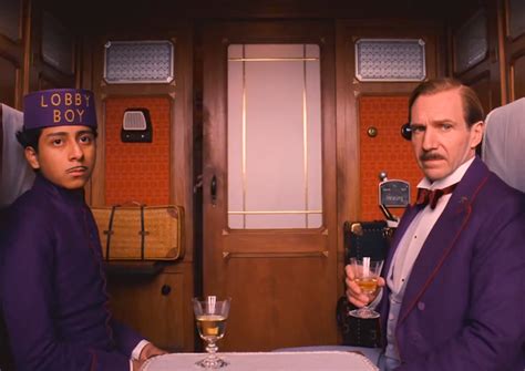 The Grand Budapest Hotel: Een quirky komedie vol pasteltinten en onvoorspelbare plotwendingen!